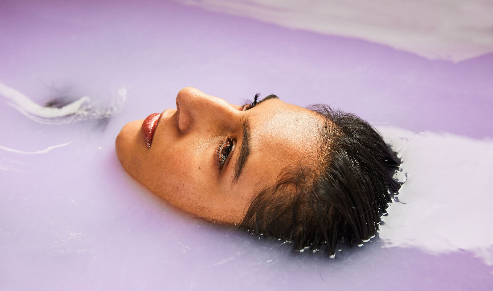 &nbsp;LUSH Launches Ariana Grande-Inspired “God is a Woman” Vegan Bath Bomb