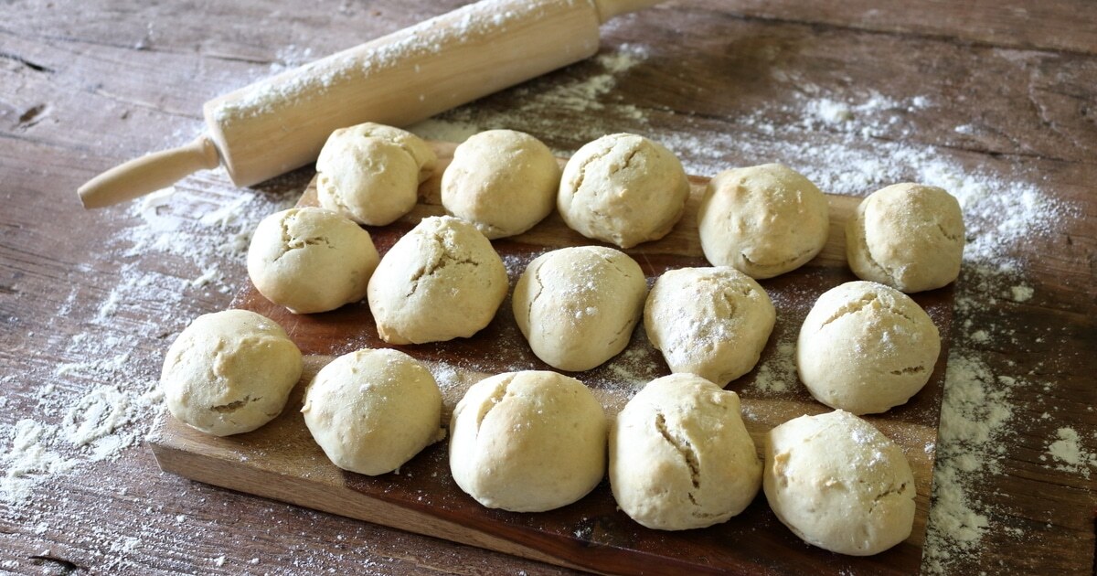 Fresh-Baked Vegan Dinner Rolls | VegNews