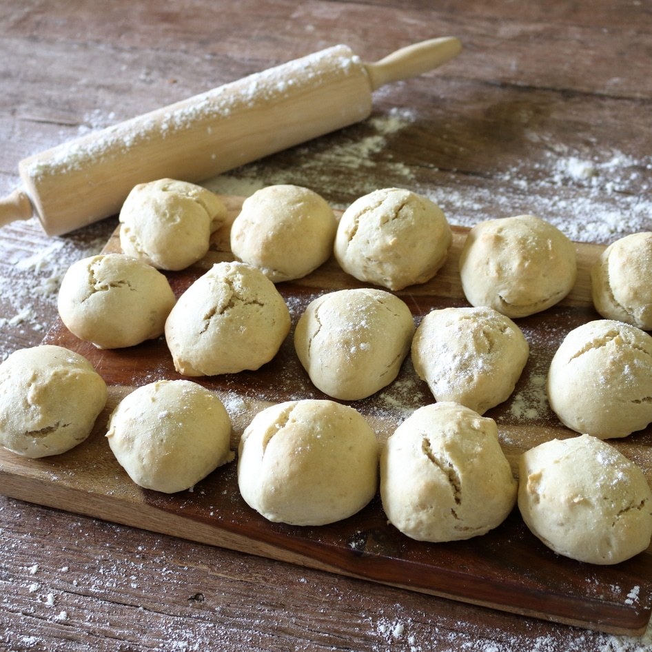 Fresh-Baked Vegan Dinner Rolls