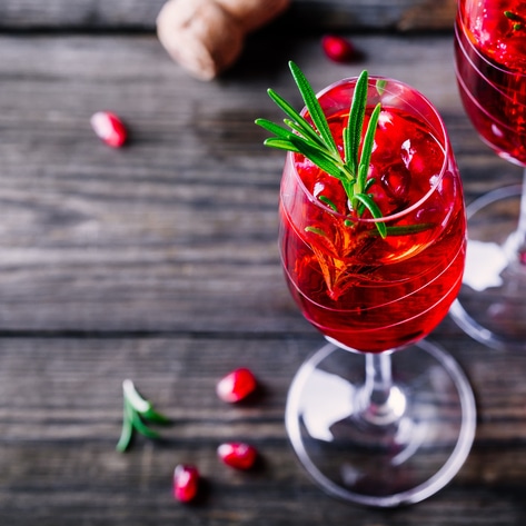 5 Festive Vegan Holiday Drinks for Your Thanksgiving Feast