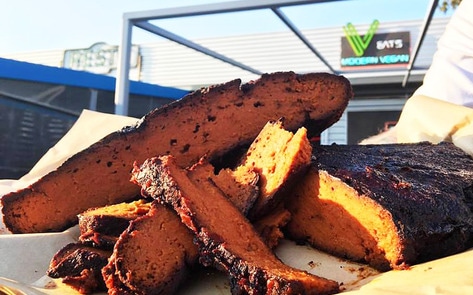 Dallas’ Famous Vegan Brisket Pops Up in Toronto