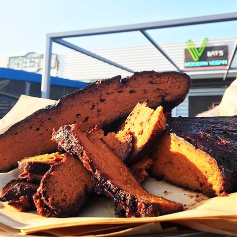 Dallas’ Famous Vegan Brisket Pops Up in Toronto