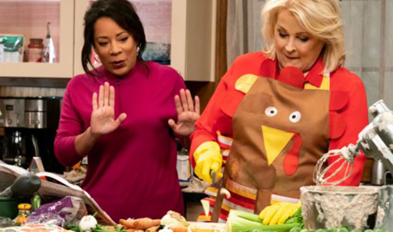 <i>Murphy Brown</i> Reboot Promotes Vegan Thanksgiving Message
