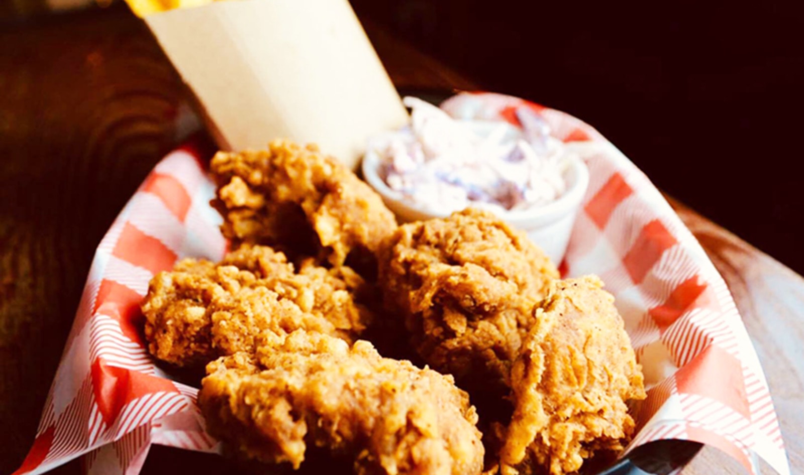 Def Leppard Prepares for Shows with Buckets of Vegan Fried Chicken 
