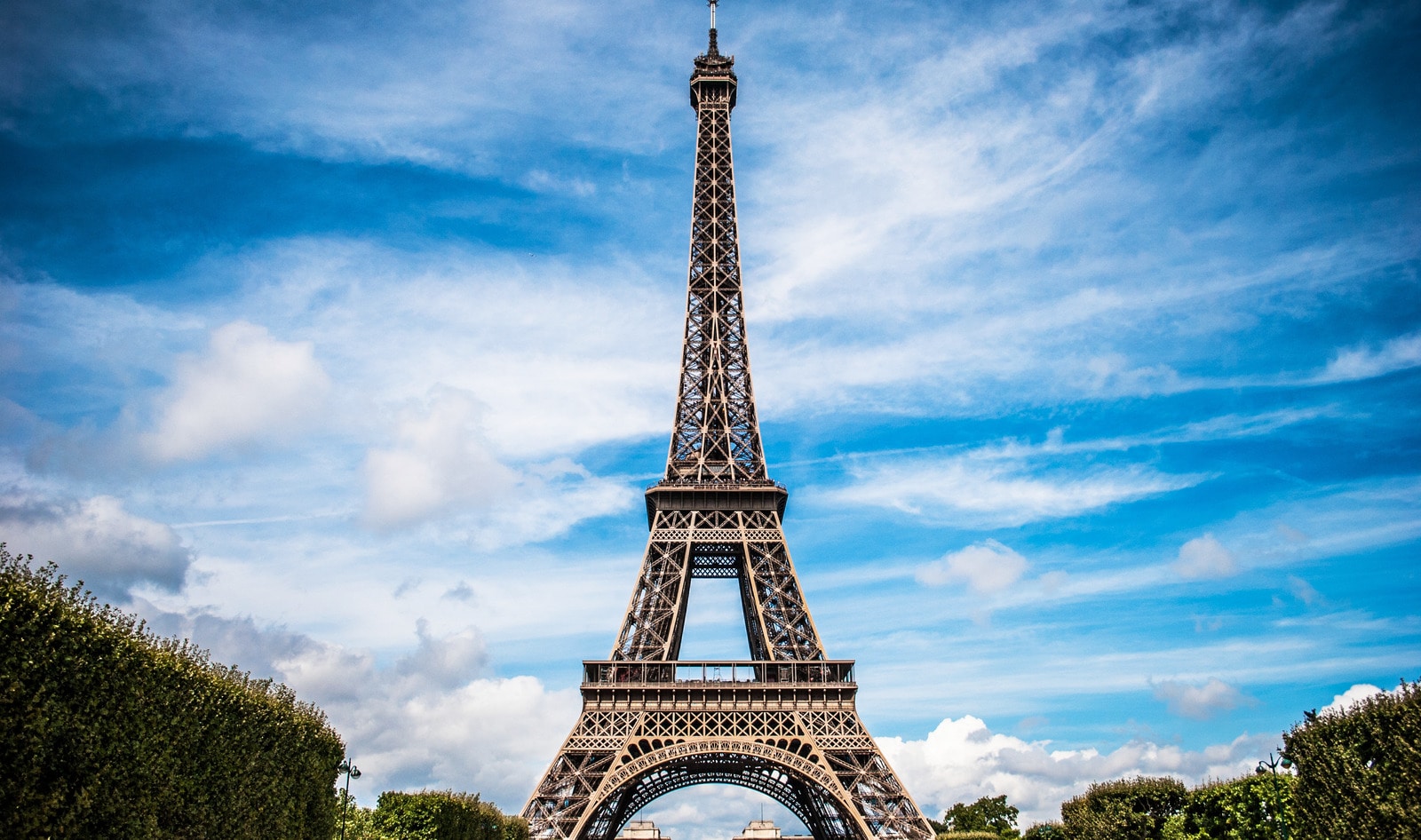 France Food Guideline Urges Citizens to Eat Less Meat, Go Easy on Dairy