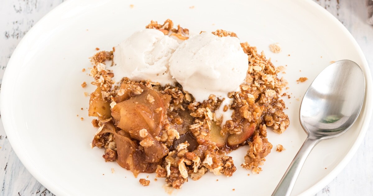 Gluten-Free Vegan Apple Crisp With Coconut Oat Crumble | VegNews