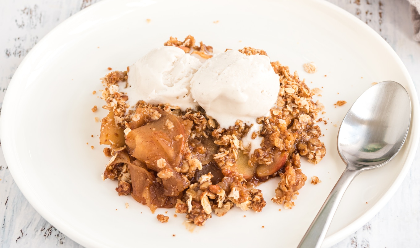 Gluten-Free Vegan Apple Crisp With Coconut Oat Crumble