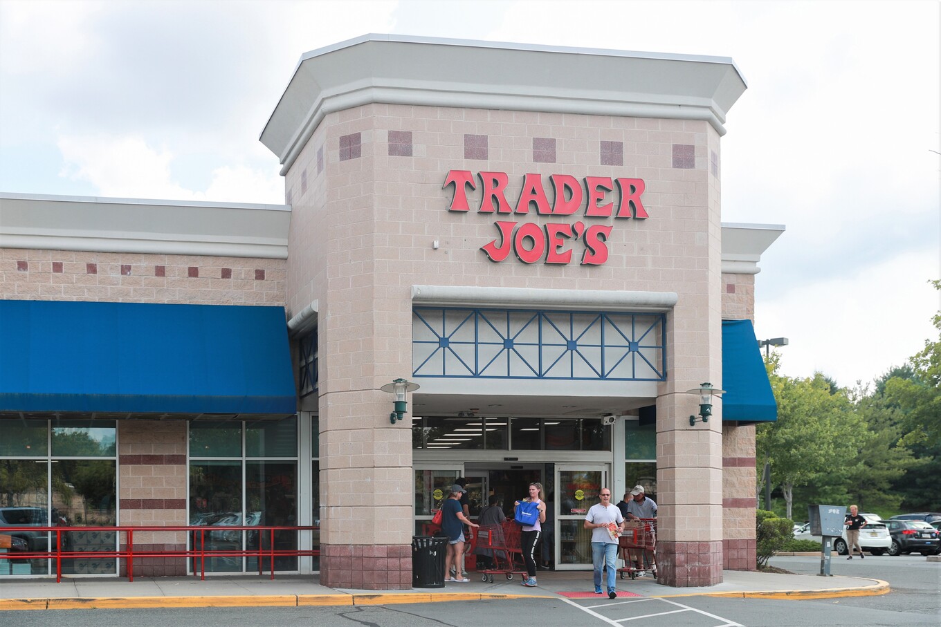 VegNews.TraderJoesStorefront