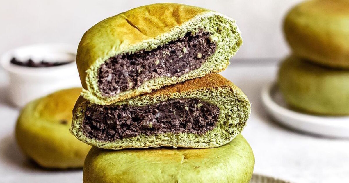 Vegan Pandan Buns With Sweet Bean Filling