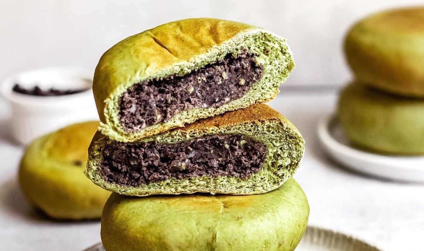 Vegan Pandan Buns With Sweet Bean Filling