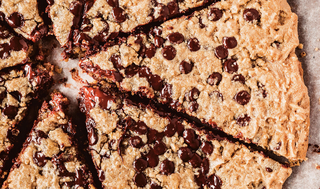 Vegan Chocolate Chip Peanut Butter Cookie Pizza