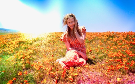 Want To Date A Vegan Celebrity? Alicia Silverstone Just Joined Dating App Bumble 