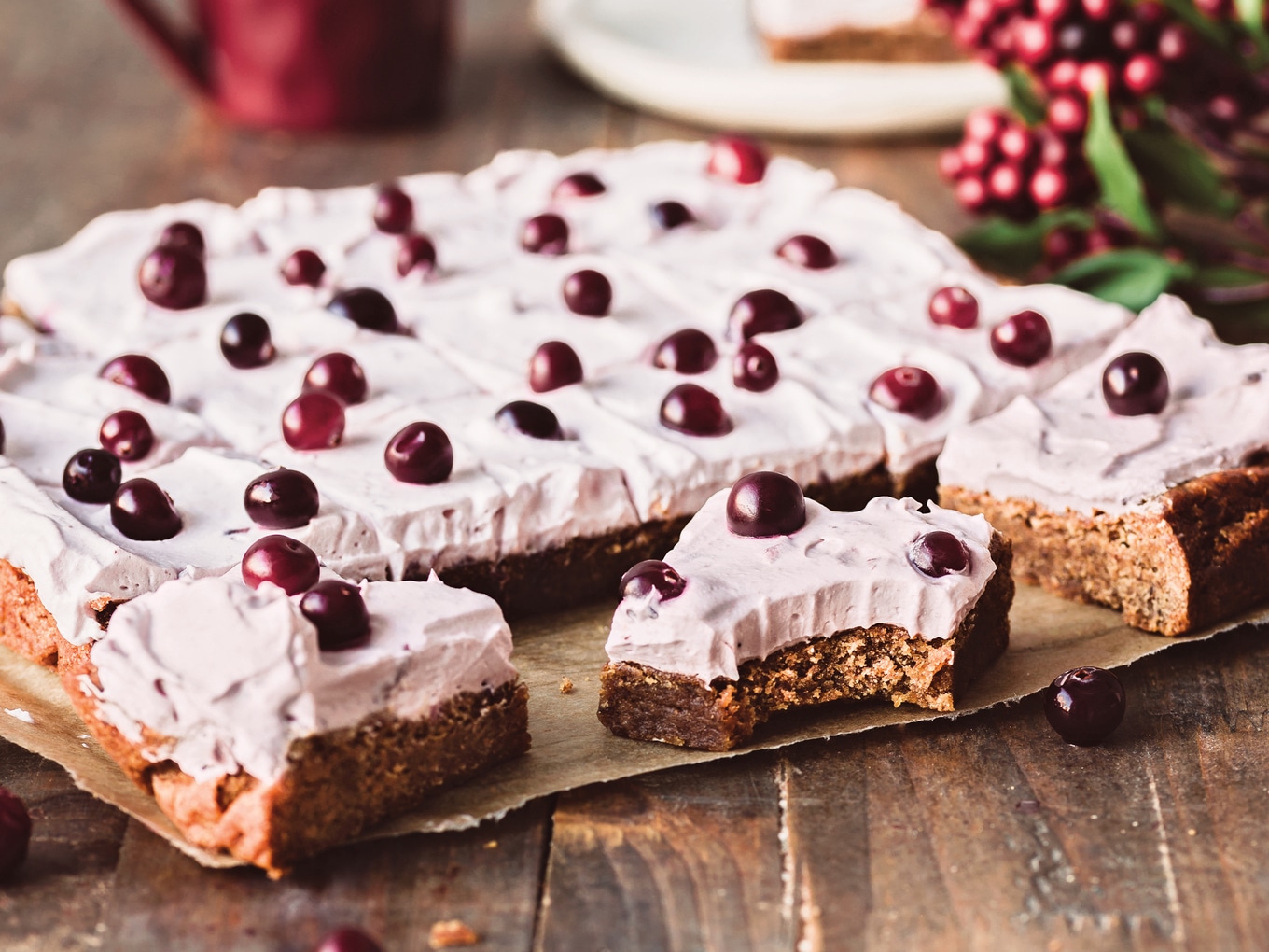 VegNews.FudgyGingerbreadCookieBars