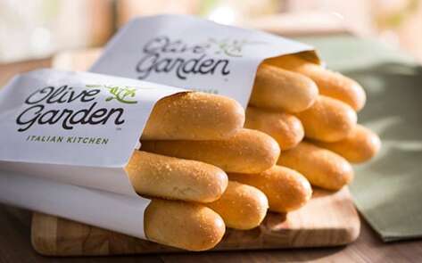 How to Eat Vegan at Olive Garden: the Ultimate Guide 