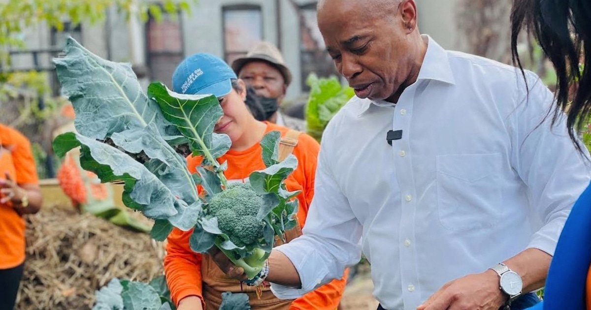La campaña del nuevo alcalde desafía a 8,8 millones de neoyorquinos a ‘comer muchas plantas’