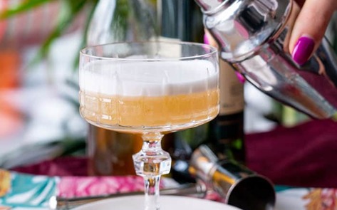 The 7 Best Vegan Cocktail and Mocktail Recipes to Make Any Hour Happy Hour