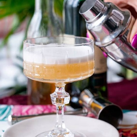 The 7 Best Vegan Cocktail and Mocktail Recipes to Make Any Hour Happy Hour