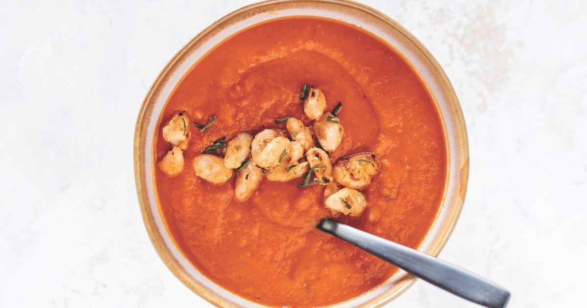 Tuscan Red Pepper and White Bean Soup With Crispy Fried White Beans | VegNews