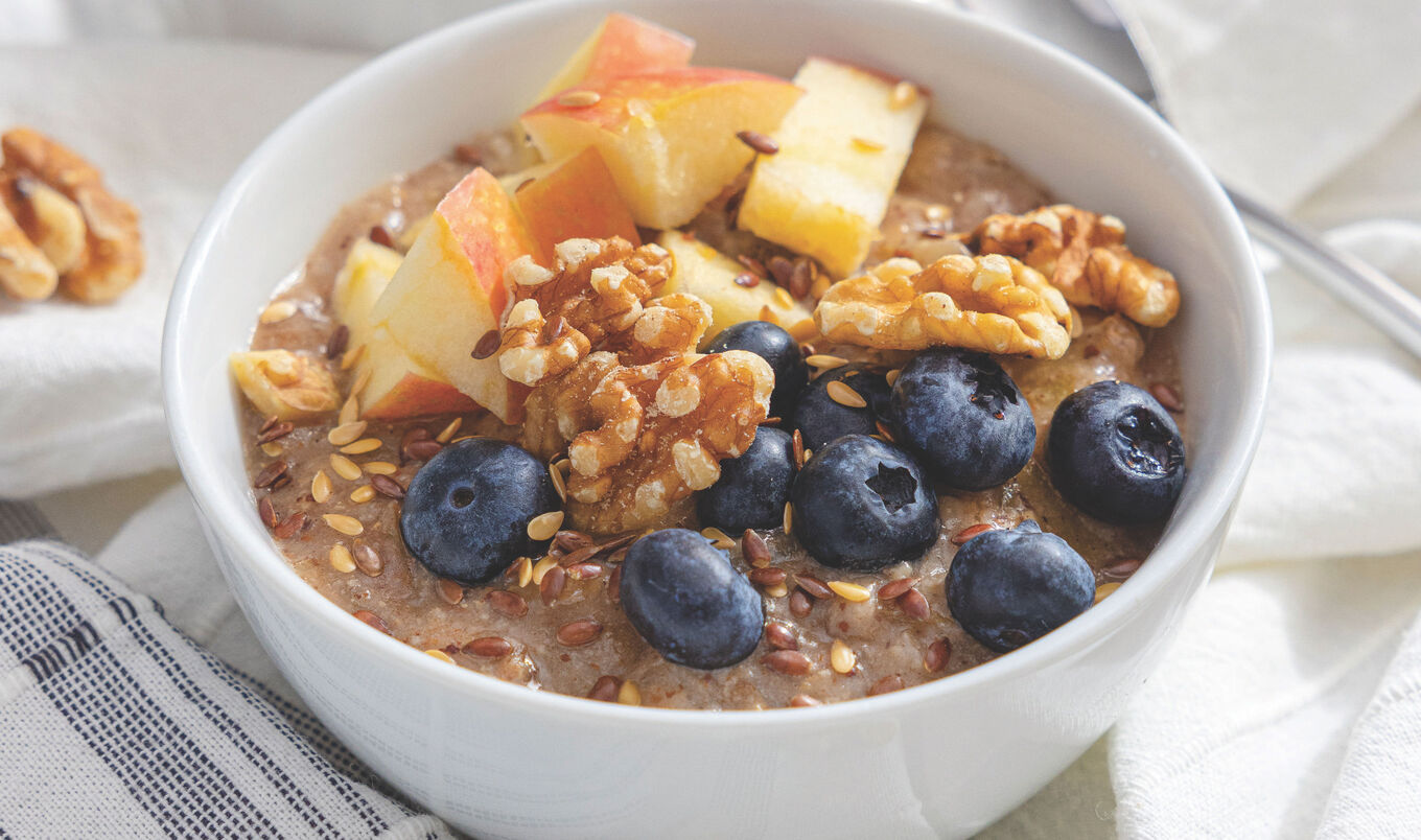 Vegan Slow Cooker Apple Pie Coconut Oatmeal 