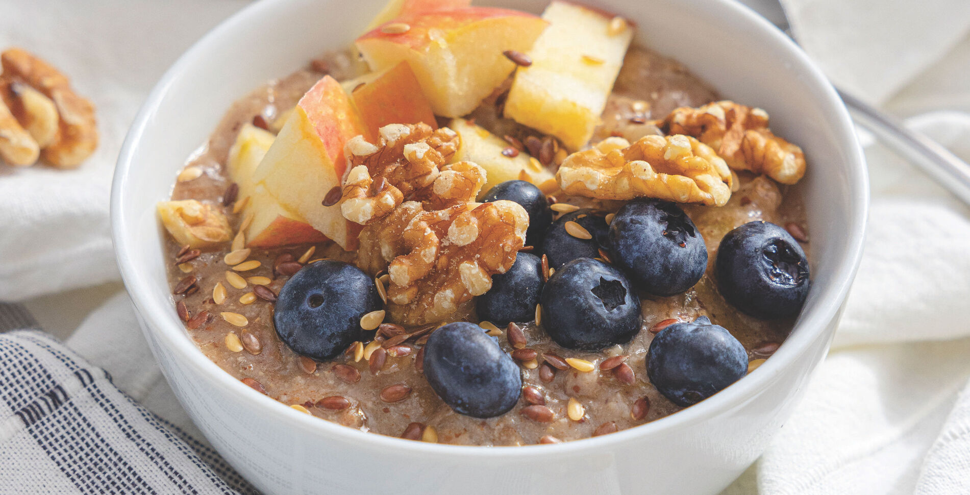 Slow Cooker Apple Pie Coconut Oatmeal