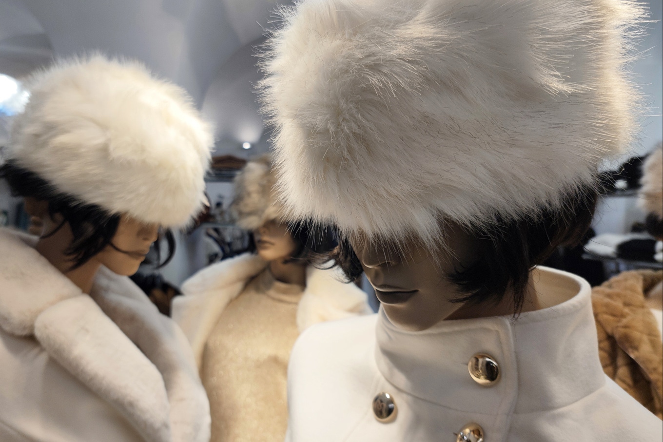 VegNews.FurFashion1