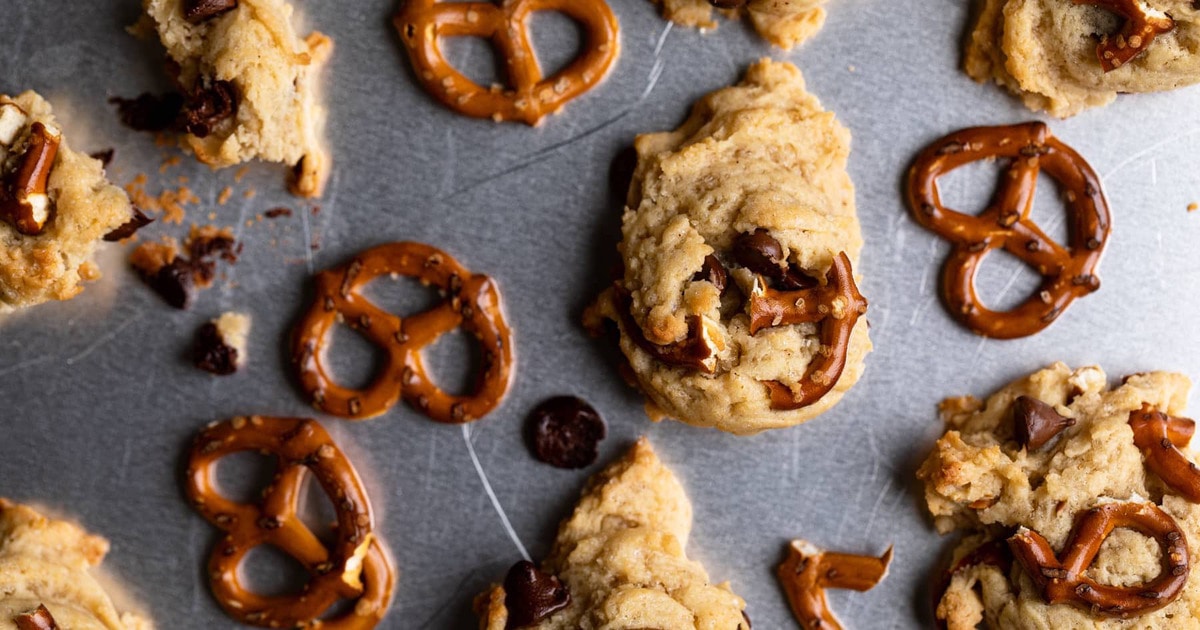 Chunky Vegan Chocolate Chip Pretzel Cookies