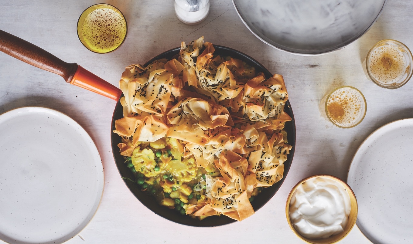 Vegan Frying Pan Samosa Pie With Potatoes and Cauliflower&nbsp;