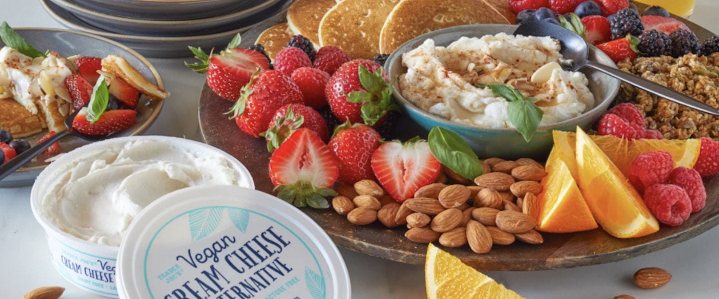 The VegNews Guide to Dairy-Free Cream Cheese: How to Find the Best Schmear