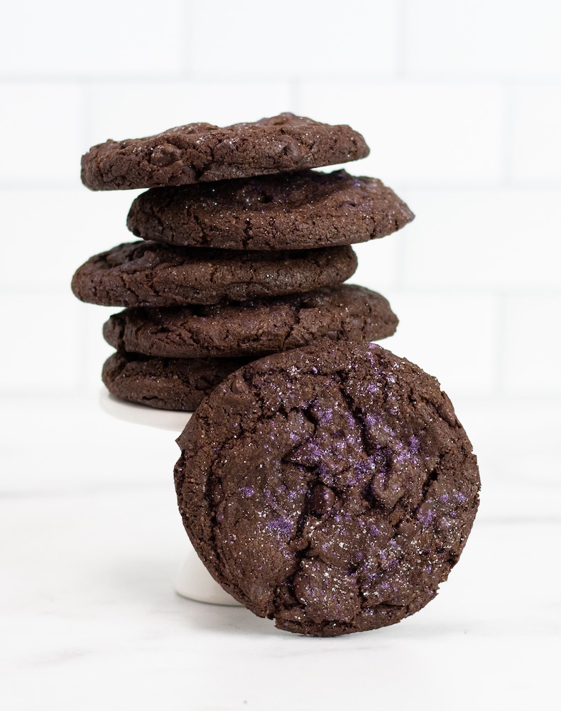 VegNews.MayasCookiesSuperhero-01