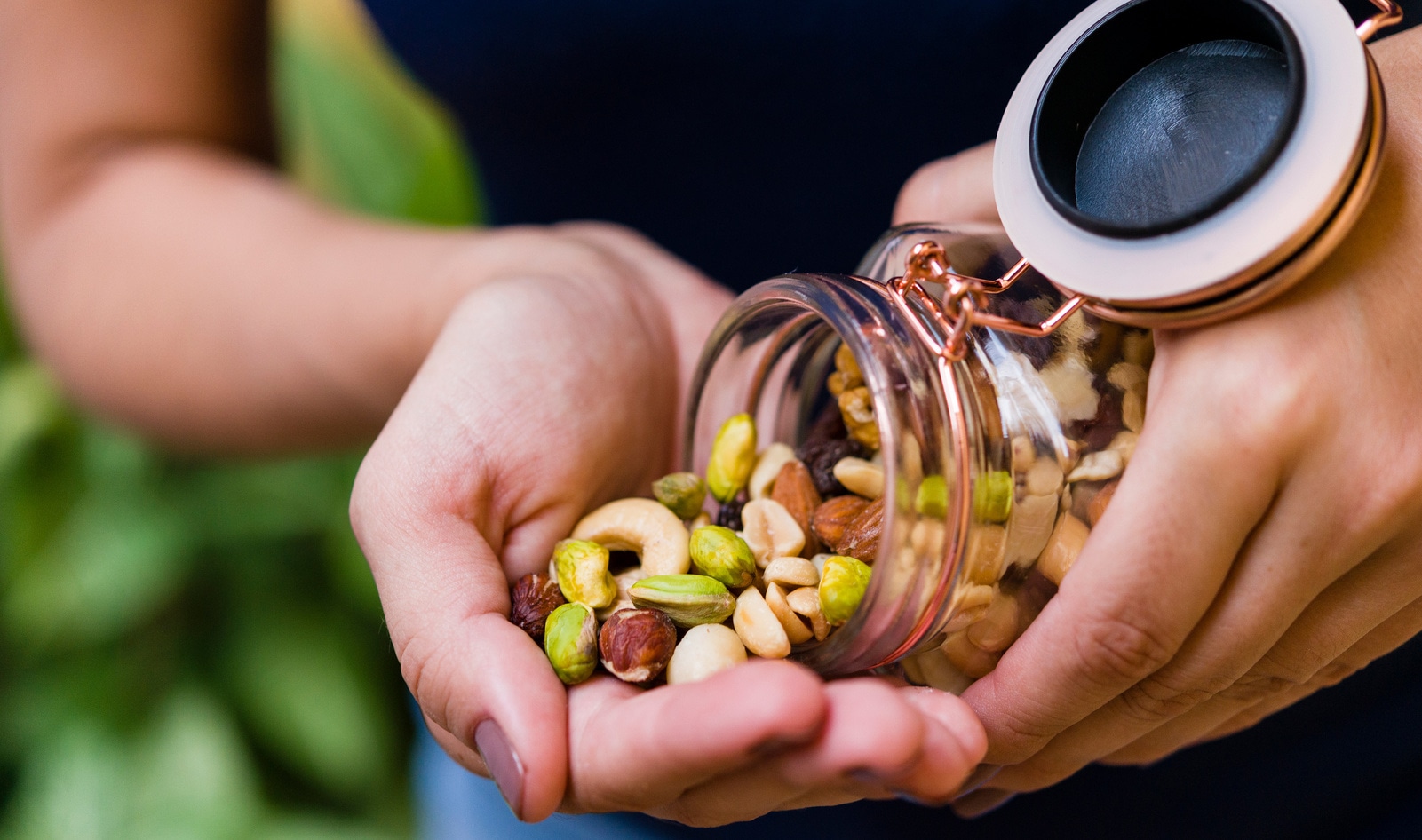 Are Vegan Snacks Better than Pills for Lowering Cholesterol? This Study Looks Promising.