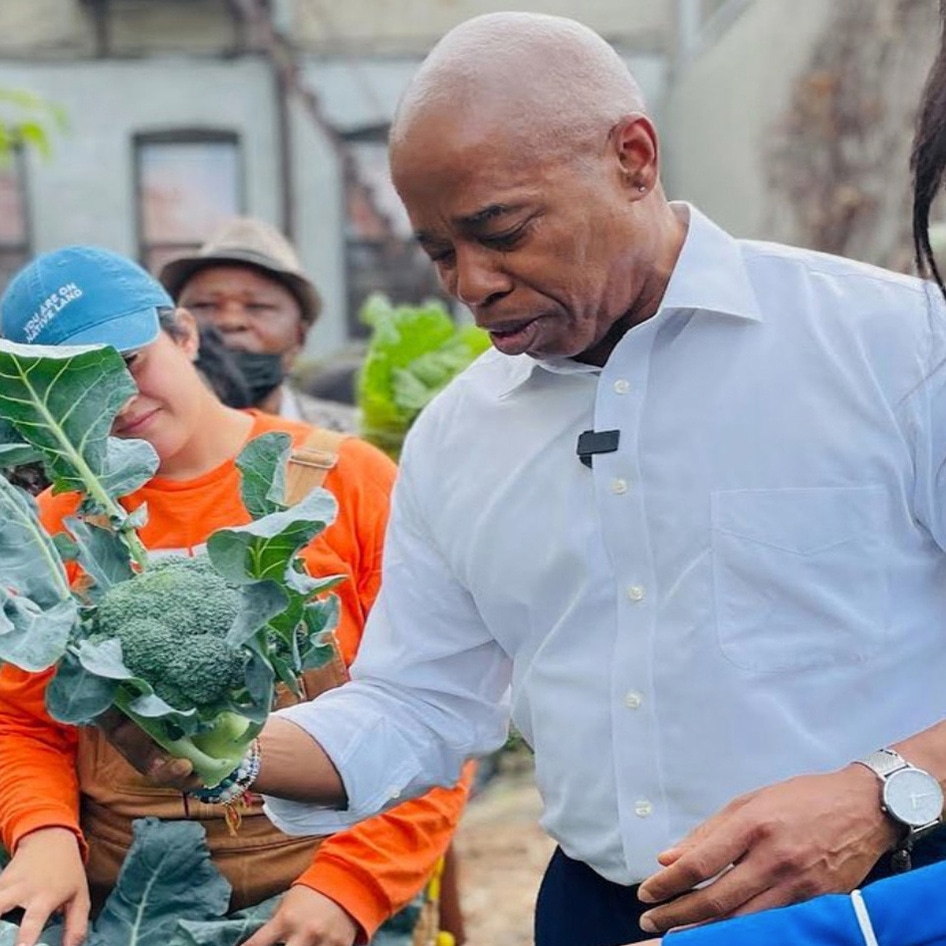 1,400 US Mayors Join New York Mayor Eric Adams in Promoting Plant-Based Food