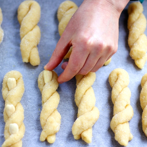 Buttery Sweet Vegan Italian Almond Twist Biscuits&nbsp;