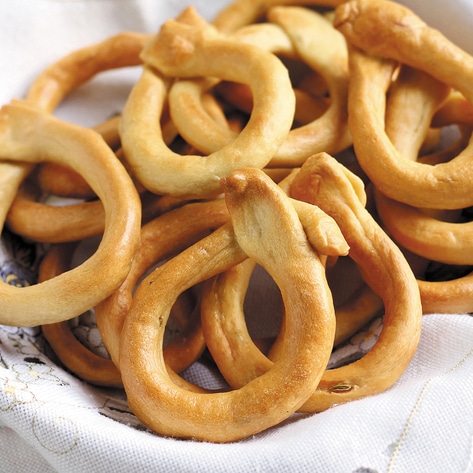 Vegan Italian Taralli (Ring-Shaped Breadsticks) With Fennel seeds