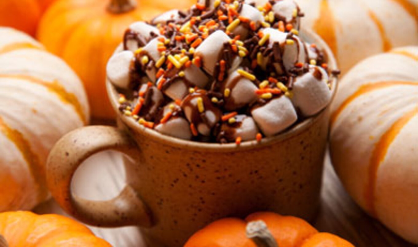 14 Vegan Cold-Weather Drinks to Chase the Chills Away