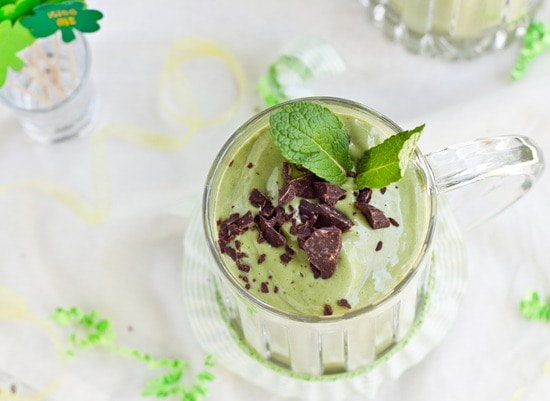 VegNews.PeppermintPattySmoothieOhSheGlows