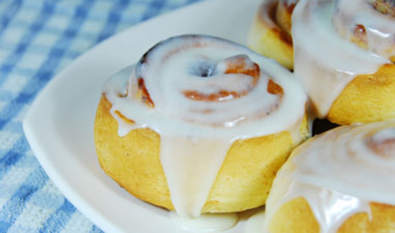 This Week's Giveaway: Sticky Fingers' Cinnamon Buns