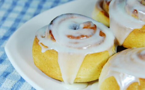 This Week's Giveaway: Sticky Fingers' Cinnamon Buns