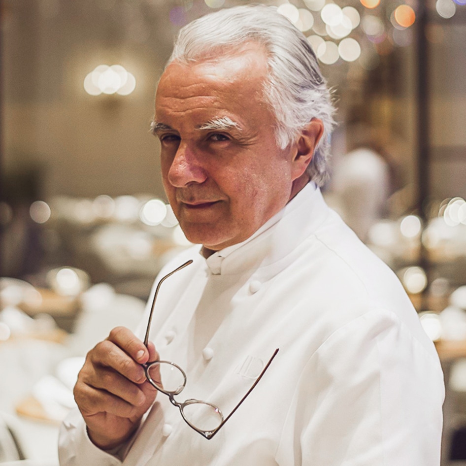 A Vegan Burger Pop-Up Comes to Paris Thanks to Michelin Chef Alain Ducasse