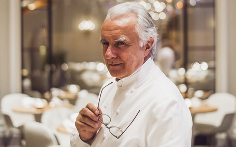 A Vegan Burger Pop-Up Comes to Paris Thanks to Michelin Chef Alain Ducasse