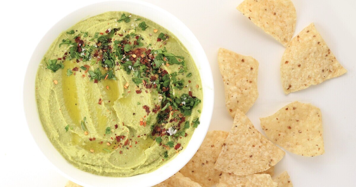 Garlicky Chickpea Avocado Hummus Dip | VegNews