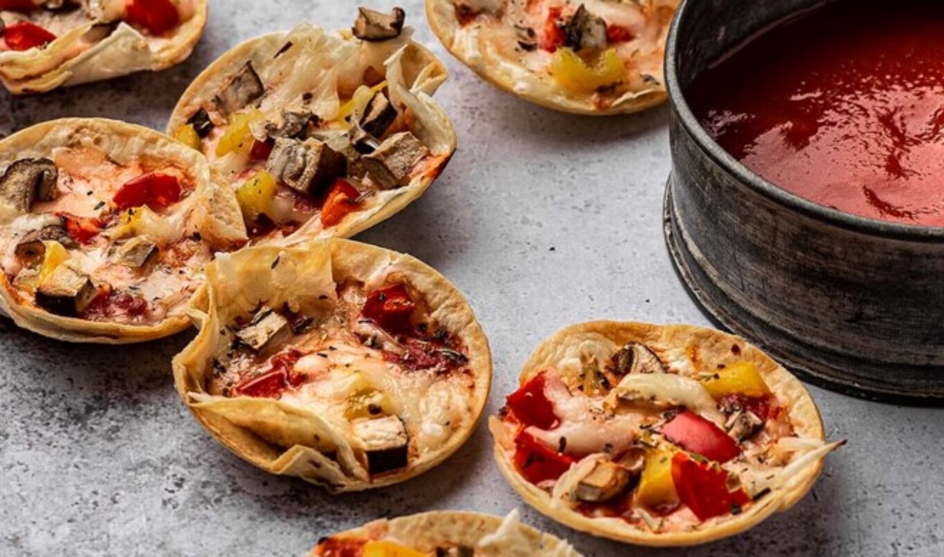 Cheesy Vegan Mini Pizza Cups