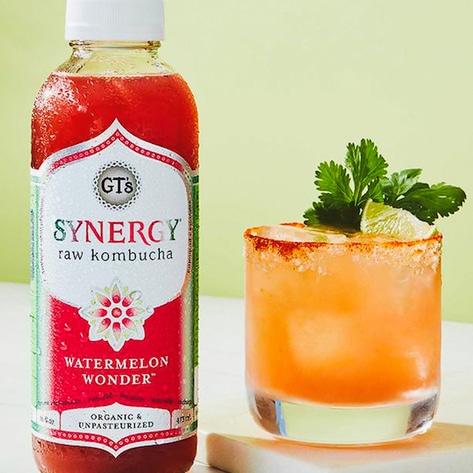 The 7 Best Vegan Cocktail and Mocktail Recipes to Make Any Hour Happy Hour
