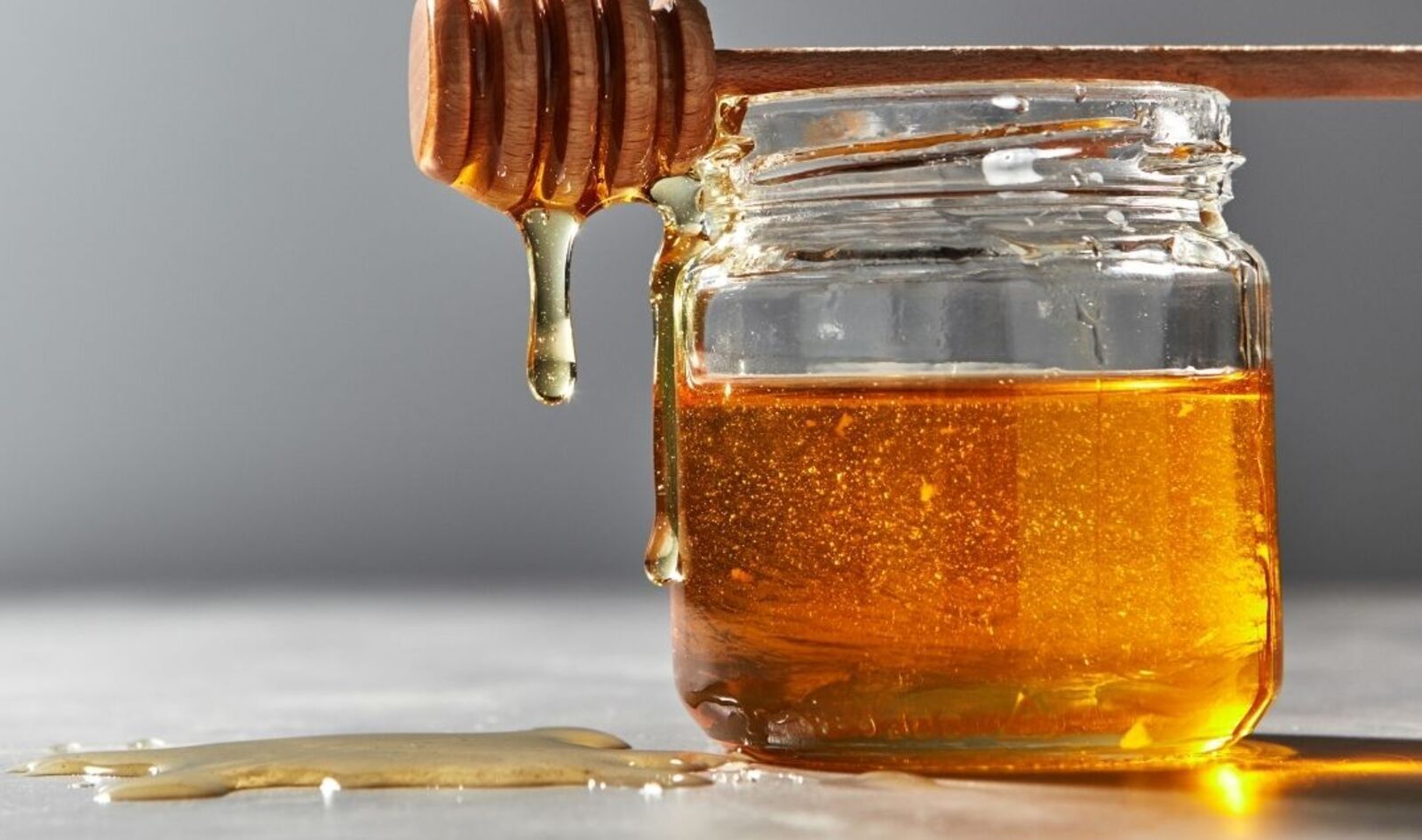 The Honey Report: Why Vegans Don't Eat Honey (Plus Plant-Based Honey Swaps)