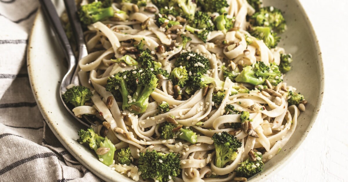 Vegan Sesame Ginger Broccoli Noodles