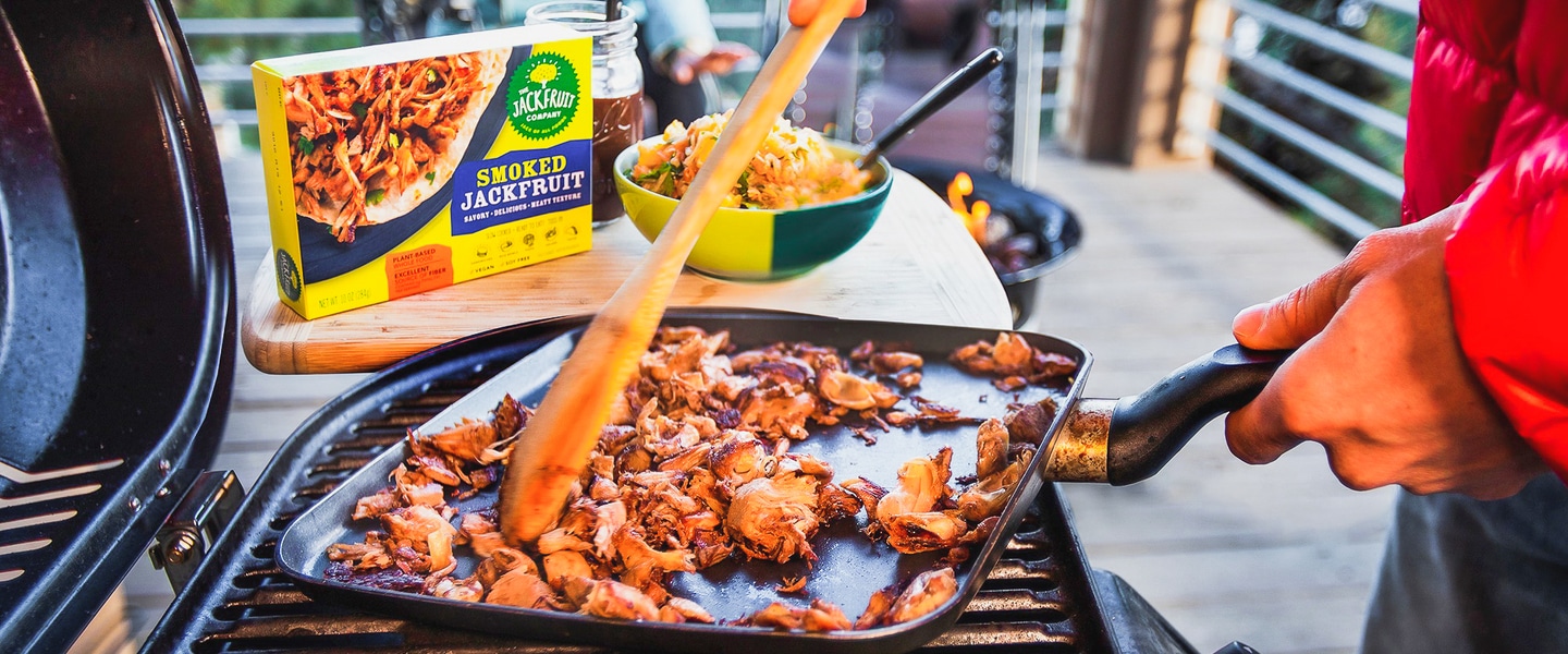 10 Vegan Pulled Pork, Rib, and Kebab Options for Your Backyard Barbecue 