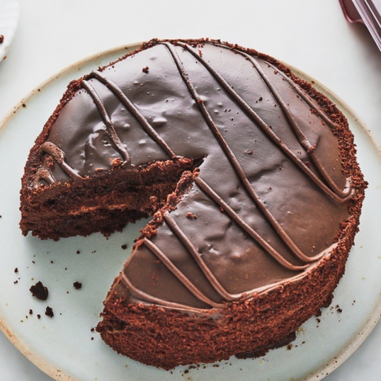 7 Mouthwatering Vegan Cakes You Can Buy at the Grocery Store