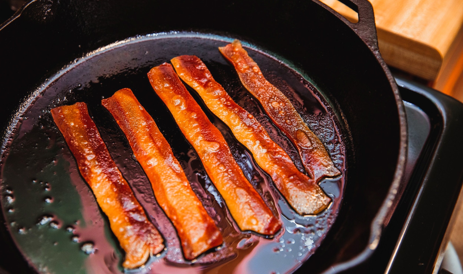 Mark Cuban-Backed Vegan Bacon Made From Seaweed Just Launched in These 3 Restaurants