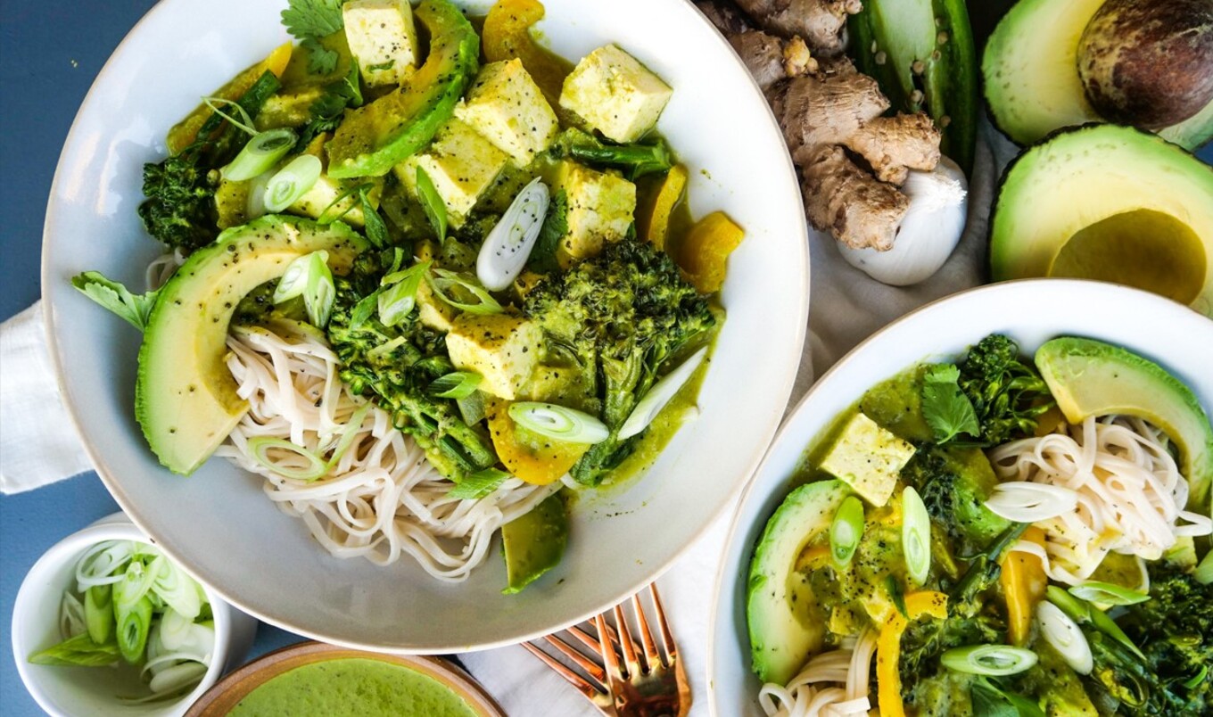 Spicy Vegan Avocado Coconut Curry Noodles