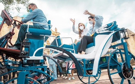 Mayor Replaces Horses with Electric Carriages in Dominican Republic's Capital City 