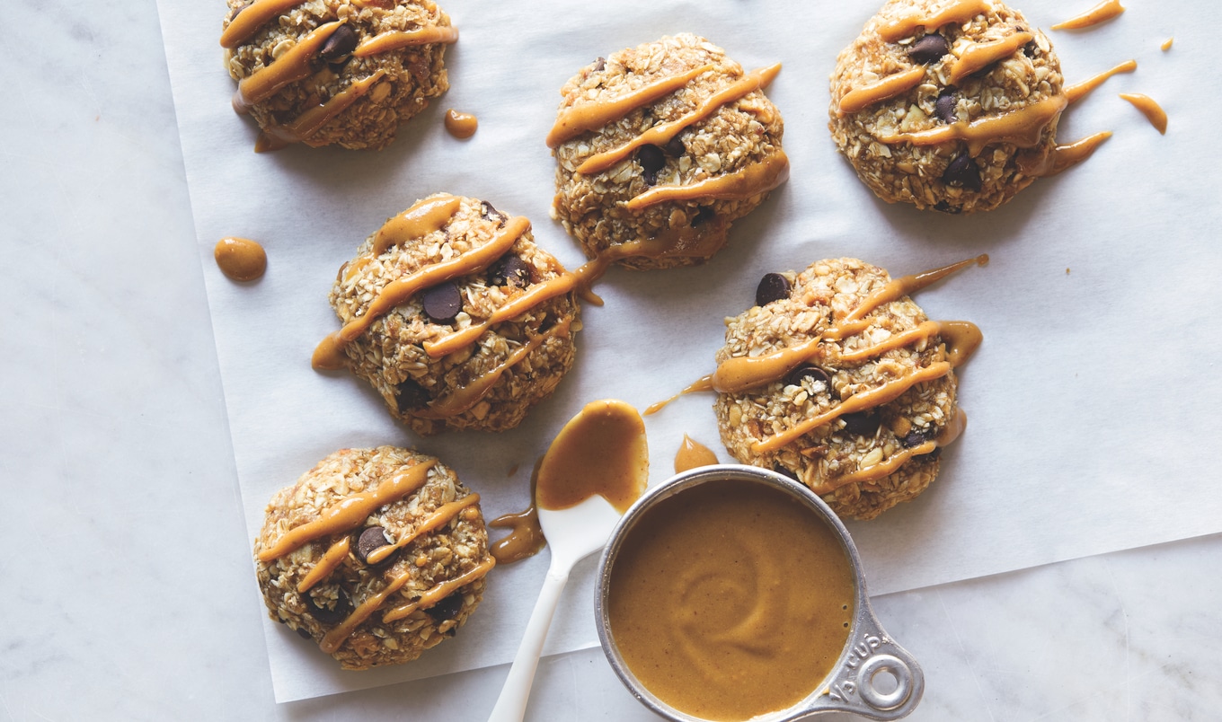 No-Bake Oatmeal Peanut Butter Chocolate Chip Cookies